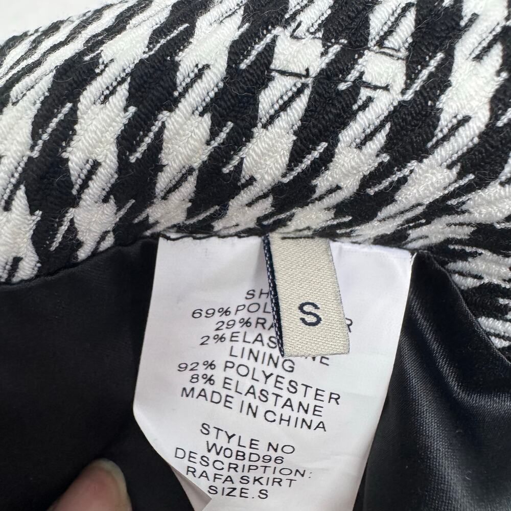 NWT Guess Black White Checked Rafa Mini Skirt Preppy Academia Old Money sz Small - Picture 9 of 10